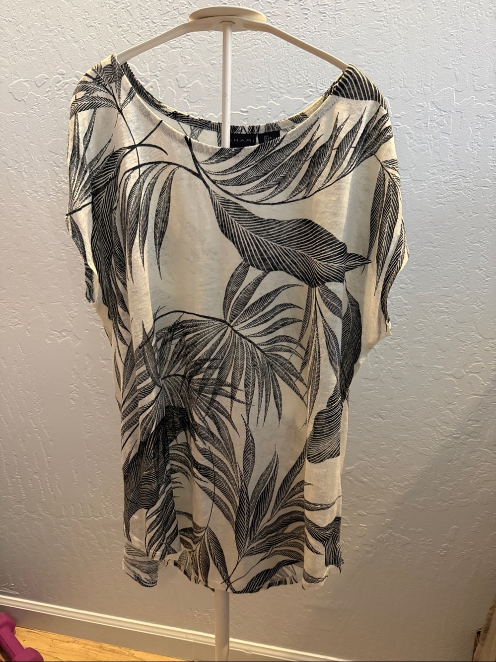 NWOT Tahari Linen top size large